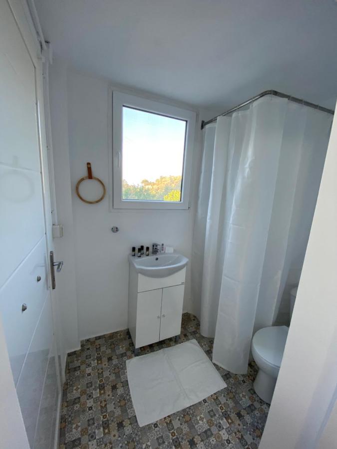 House With Beautiful Garden In Plomari Appartement Buitenkant foto