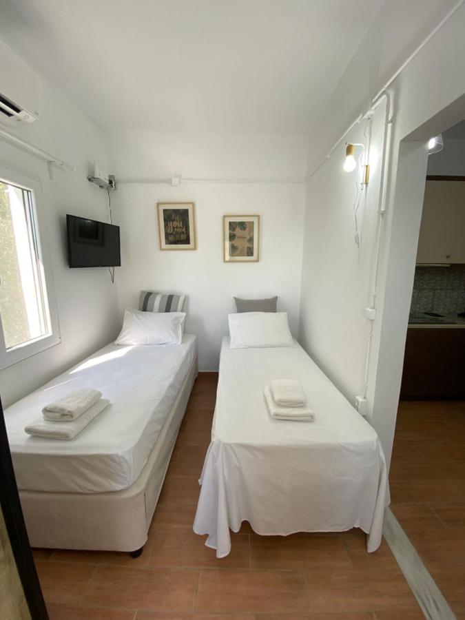 House With Beautiful Garden In Plomari Appartement Buitenkant foto
