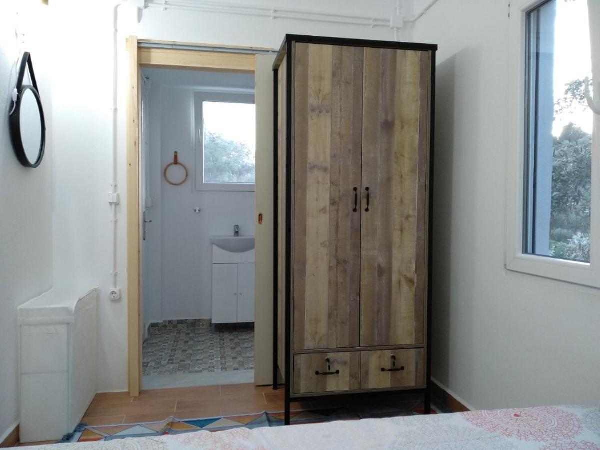 House With Beautiful Garden In Plomari Appartement Buitenkant foto
